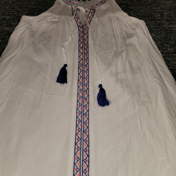 Bold & Simple Tunic Dress - Picture 2 of 7